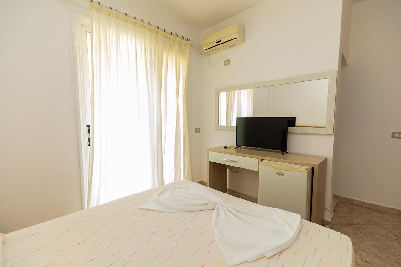Hotel Dini Радиме Екстер'єр фото