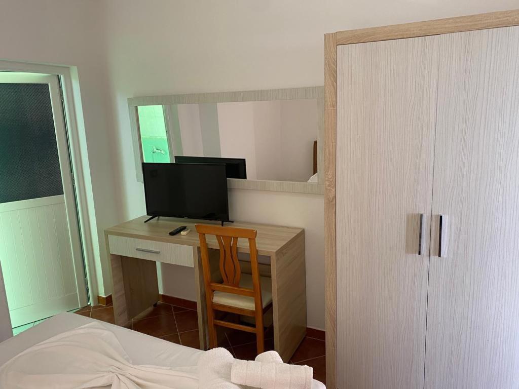 Hotel Dini Радиме Екстер'єр фото