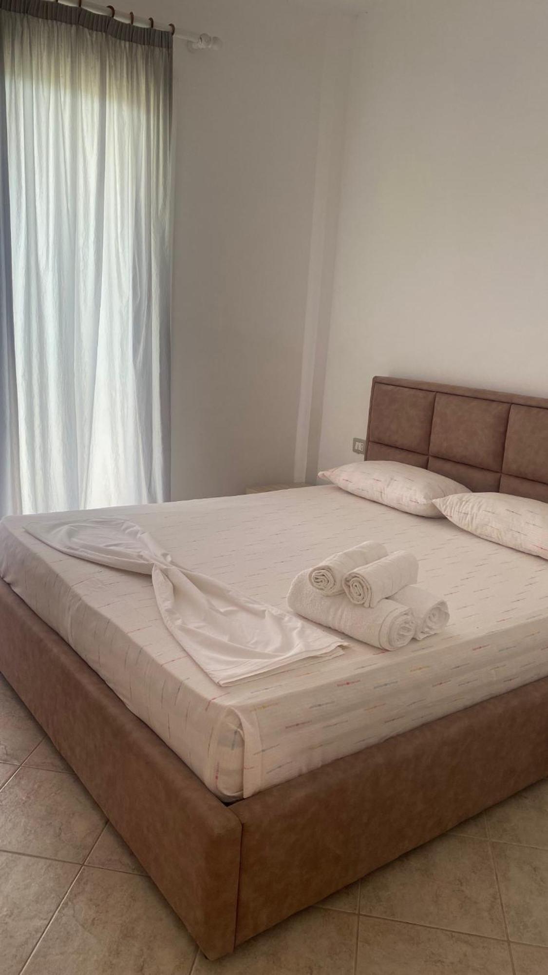 Hotel Dini Радиме Екстер'єр фото